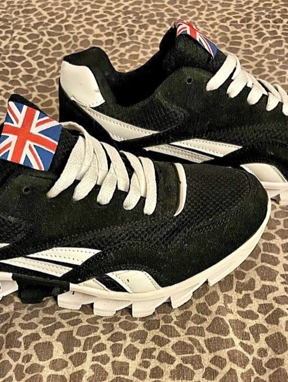 Black & White Sneakers EU 39